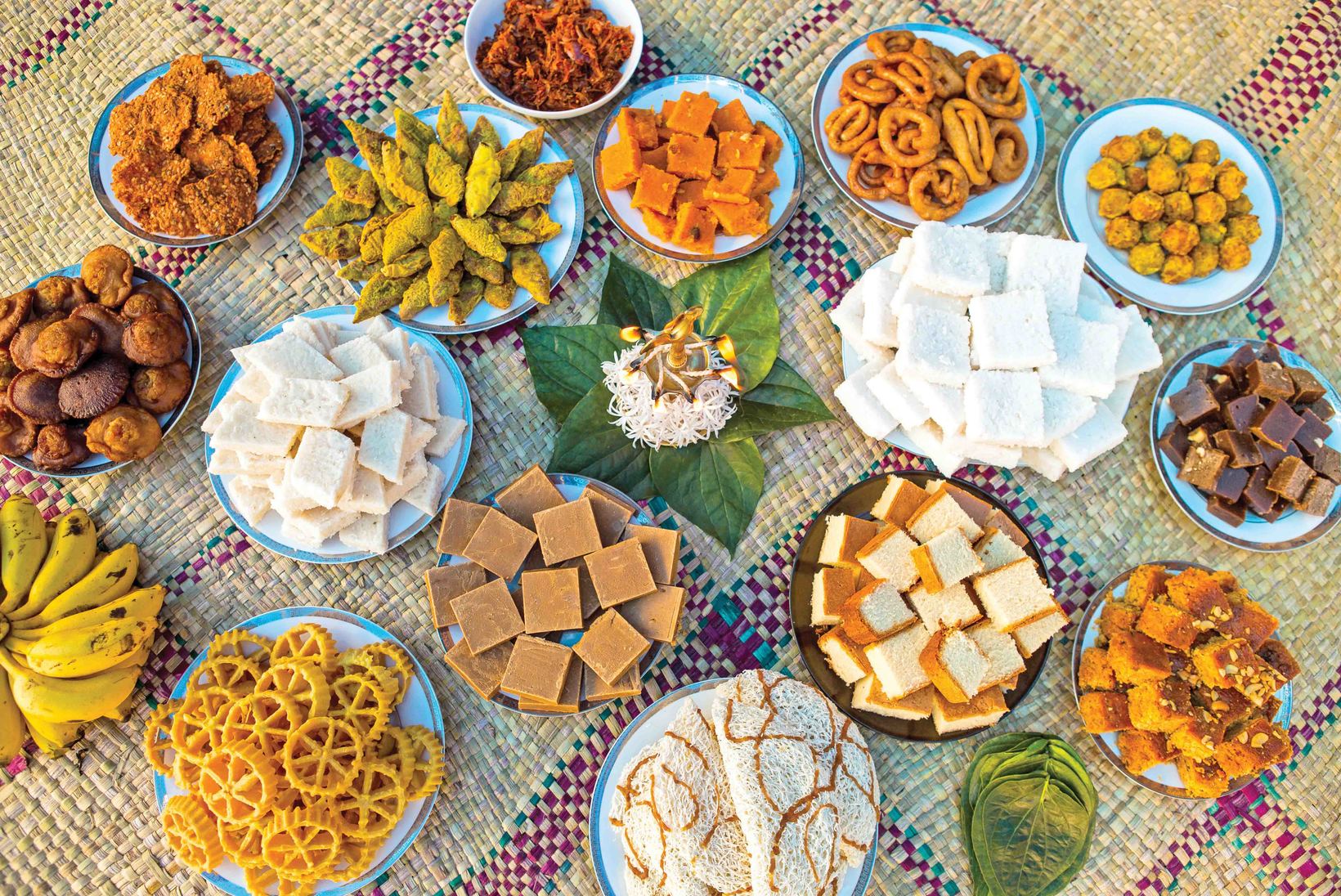 How do Aluth Avurudu sweets differ from regular desserts?